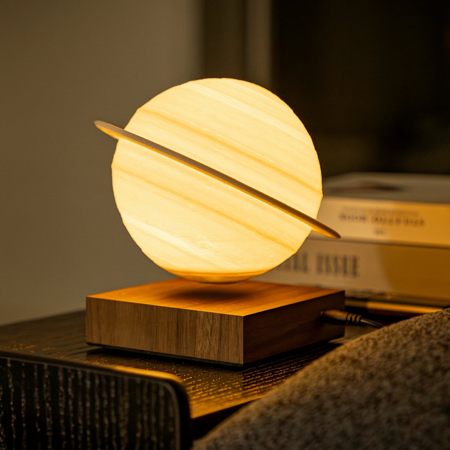 Smart Saturn Lamp