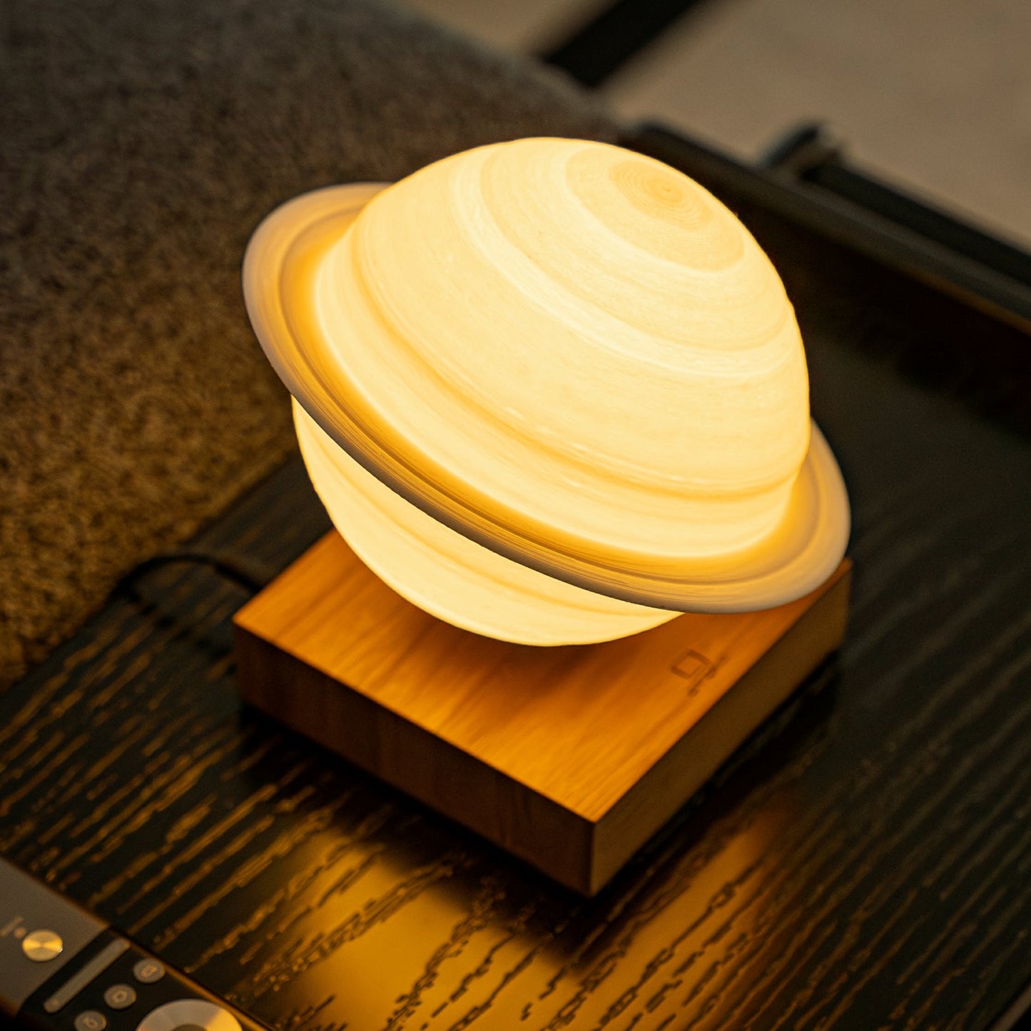 Smart Saturn Lamp