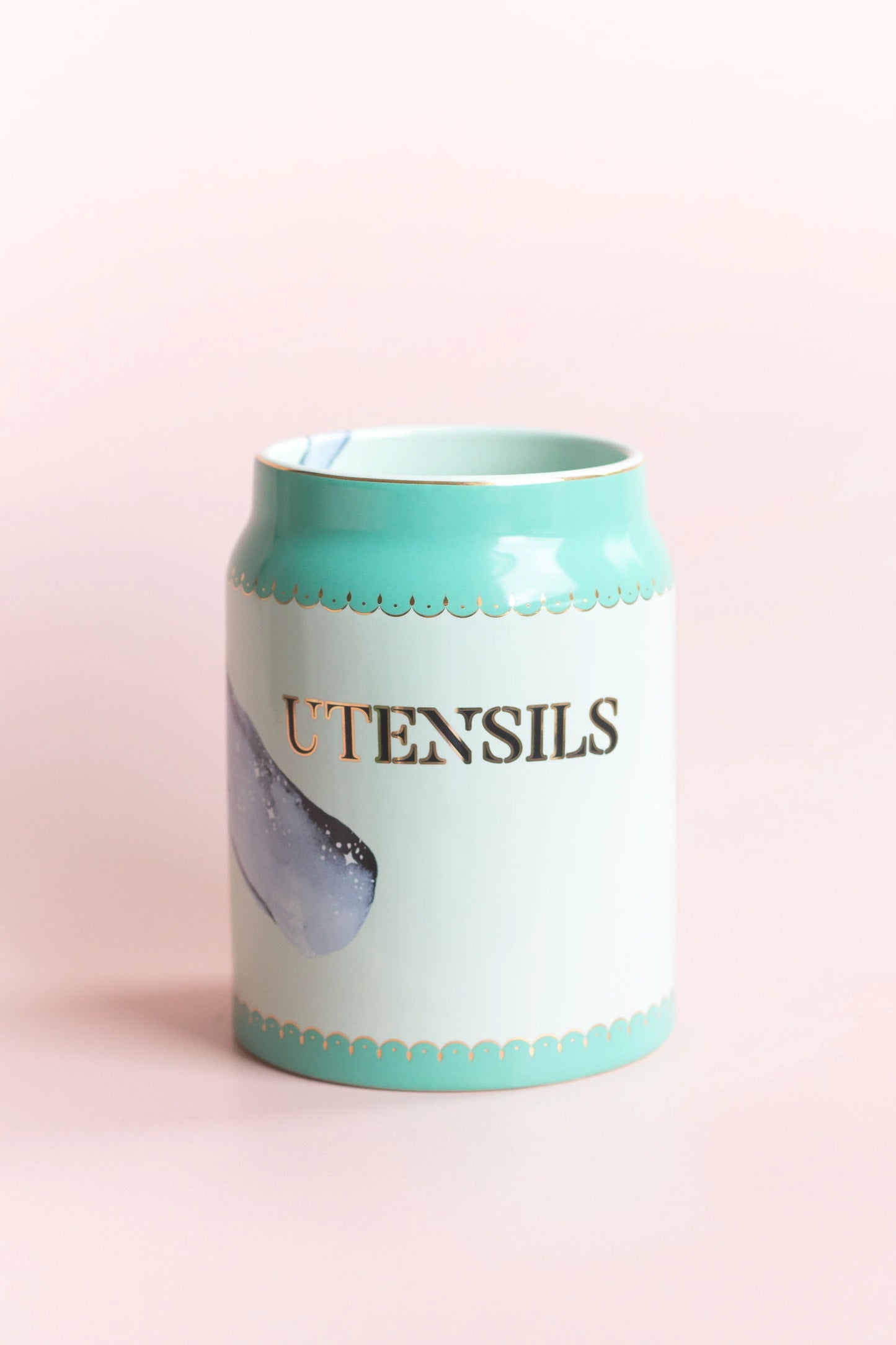 YVONNE ELLEN UTENSIL POT WHALE