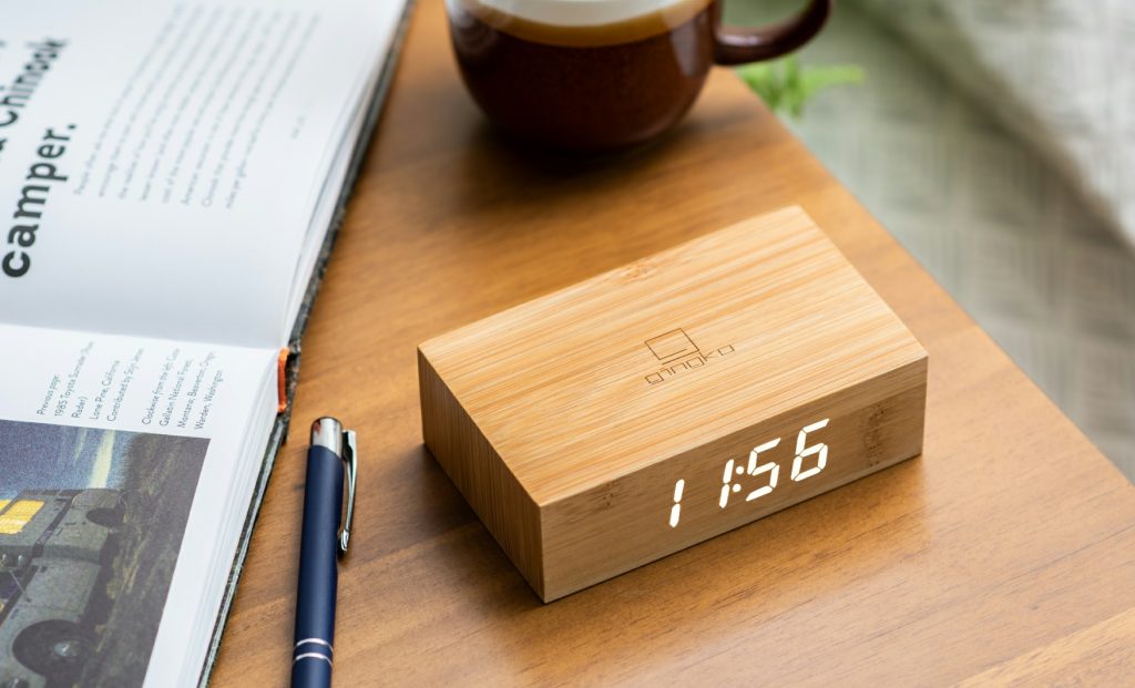 Click Cloack Flip Click Clock Natural Bamboo Wood – Ruby Tuesday