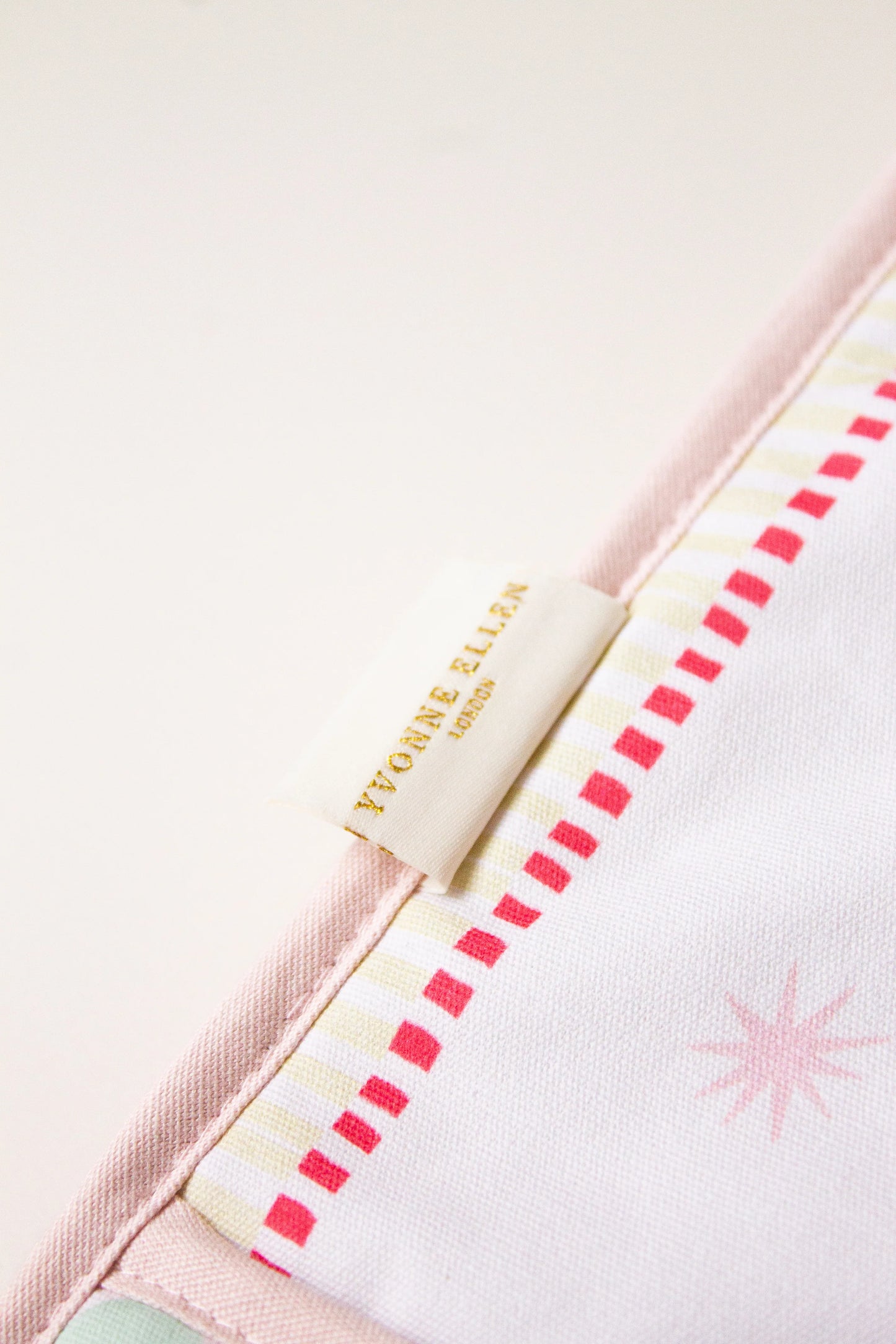 YVONNE ELLEN DOUBLE OVEN GLOVE HARLEQUIN