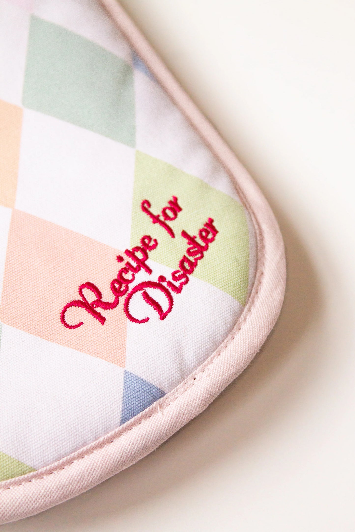 YVONNE ELLEN DOUBLE OVEN GLOVE HARLEQUIN