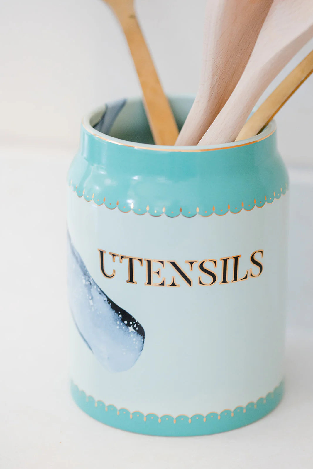 YVONNE ELLEN UTENSIL POT WHALE