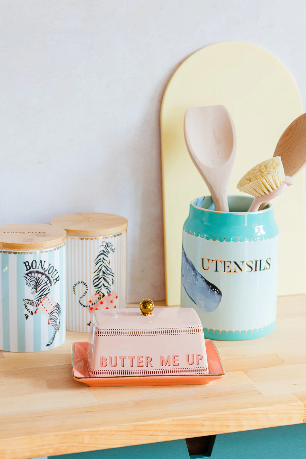 YVONNE ELLEN UTENSIL POT WHALE