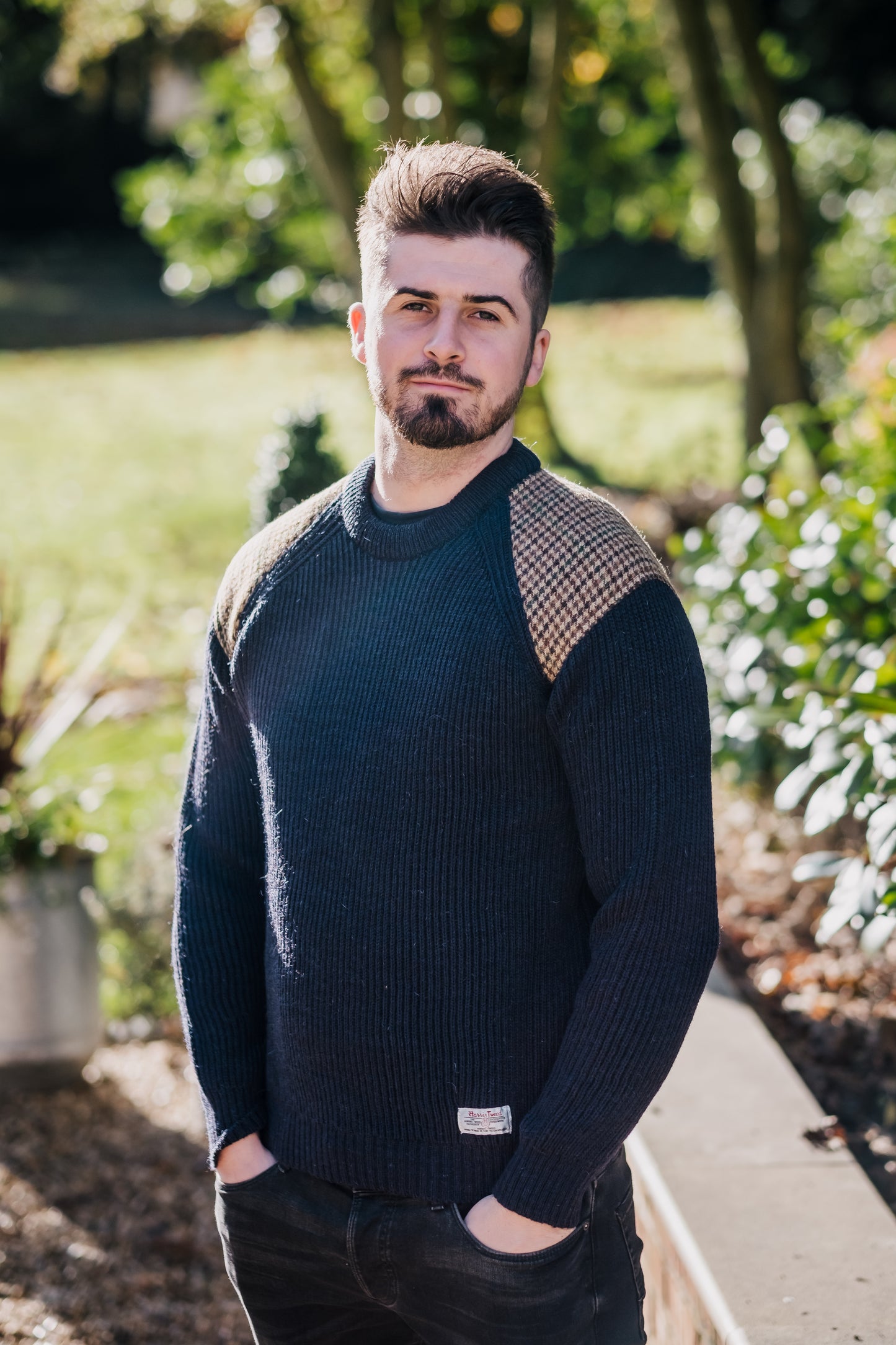 100% Wool Crew Nk weater / Tweed Patches - Nvy