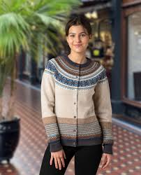 Alpine Short Cardigan Taurus